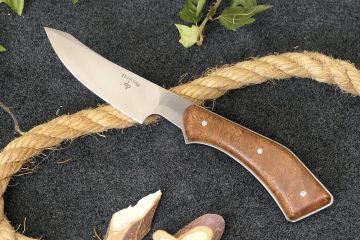 Couteau de chasse artisanal skinner acier mox27co chêne de ratelier