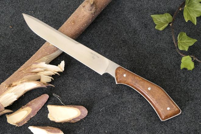 Couteau de camp bushcraft artisanal acier mox27co vieux chêne