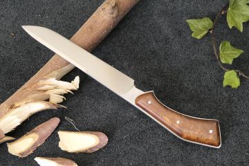 Couteau de camp bushcraft artisanal acier mox27co vieux chêne