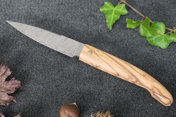 Couteau capucin ariégeois le Berger damas carbone ronce olivier