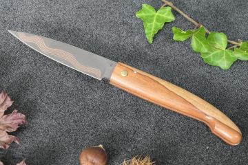 Couteau capucin ariégeois le Berger damas carbone ronce de néflier