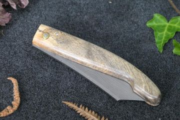 Couteau pliant Patriarche lame damas carbone manche marronnier stabilisé