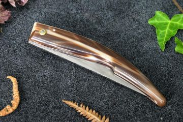 Couteau capucin damas inox Le Plantaurel manche corne jaspée brune