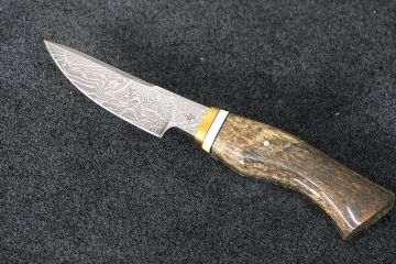 Petit couteau chasse Skinner os de mammouth stabilisé acier damas carbone
