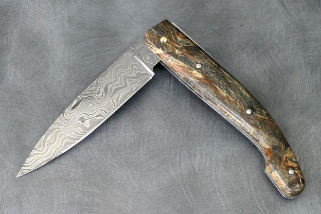 Couteau pliant Peyrecave racine de hêtre stabilisée lame damas carbone