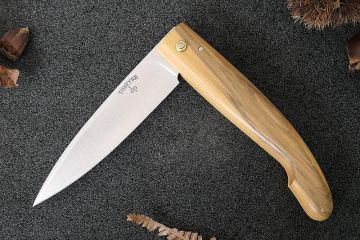 Couteau capucin traditionnel le Berger acier carbone xc75 manche buis