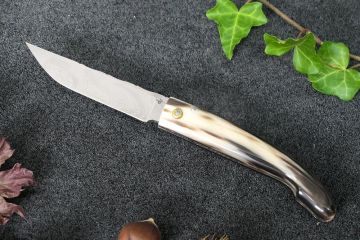 Couteau custom Montségur Prestige damas inox corne jaspée noire